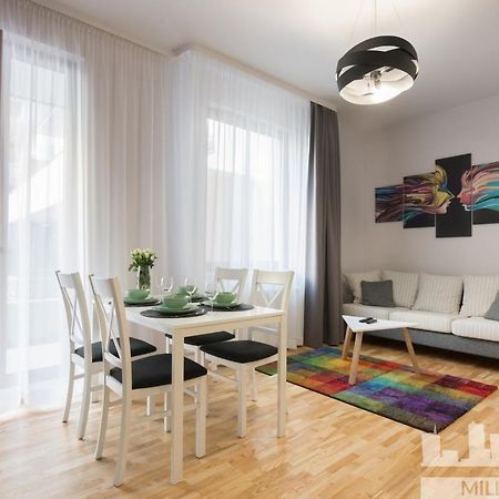 Millennium Awangarda Grey Apartment Varşovia Exterior foto