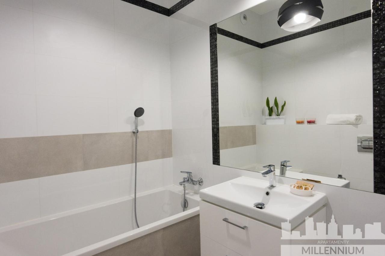 Millennium Awangarda Grey Apartment Varşovia Exterior foto